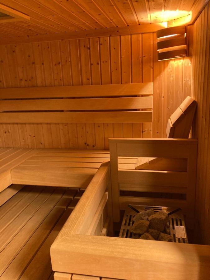 Haus Mit Sauna Und Privatem Badeteich In Anif Bei Salzburg Exterior photo